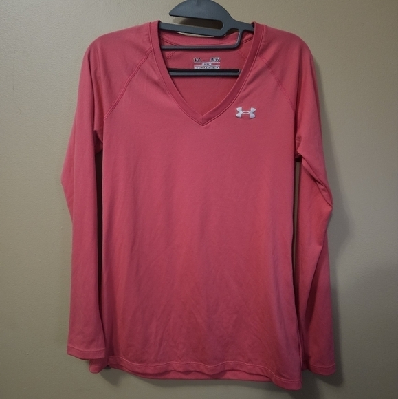 Under Armour Heat Gear Semi Fitted Women's Size S Longsleeve Shirt Pink V Neck - Picture 1 of 4